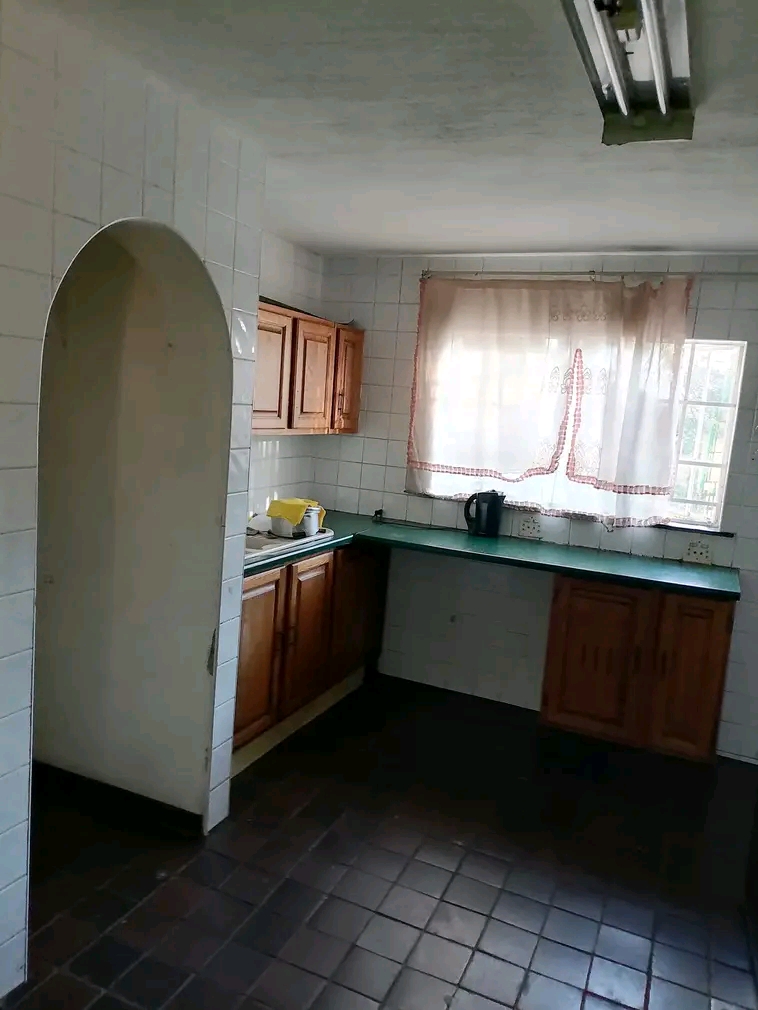 2km from mall of africa and close to allandal  in Glen Austin