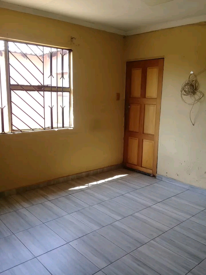 Room available for rental in ext.11. opposite  in Protea Glen