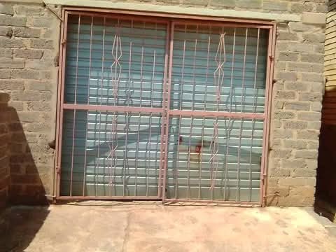 Rental immediately 
4 room house trent immed  in Sebokeng
