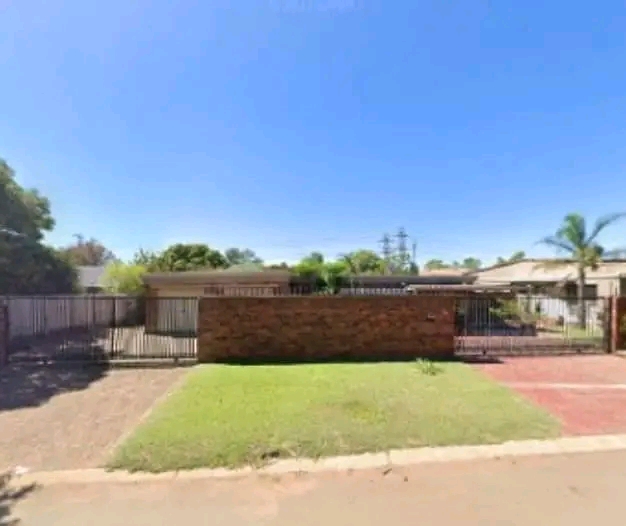 🏡 randhart - rental - 3 beds house for ren  in Alberton
