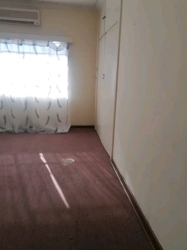 Inside room to rent: 1st march 2025 sharing k  in Southdale