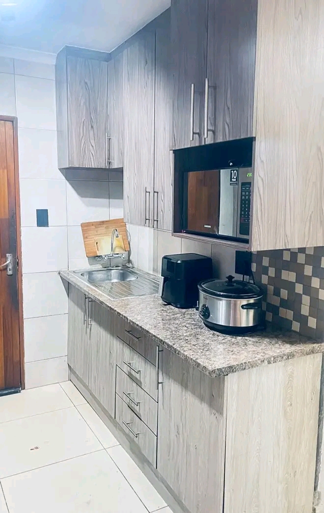 3bedroomed house available to rent
area: eas  in Vosloorus