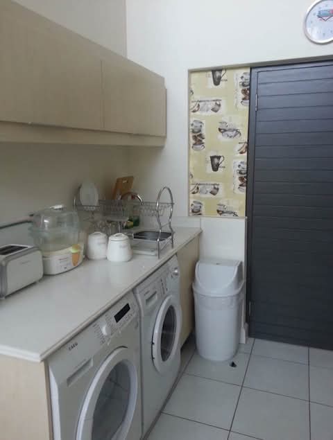 2 bedroom 2bathroom apartment
available now  in Rivonia