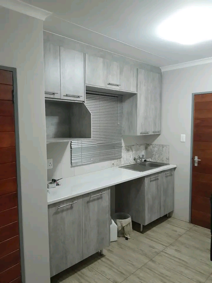 2 bedroom house (stand alone)available for re  in Clayville
