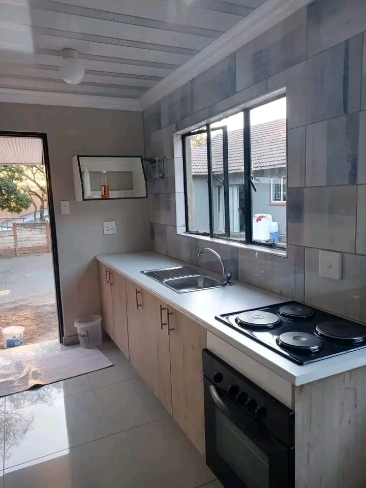 Newly built 2 bedroom cottage to rent.it offe  in Old Birch Acres