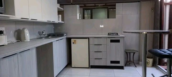 Available immediately (private listing)
full  in Sunninghill