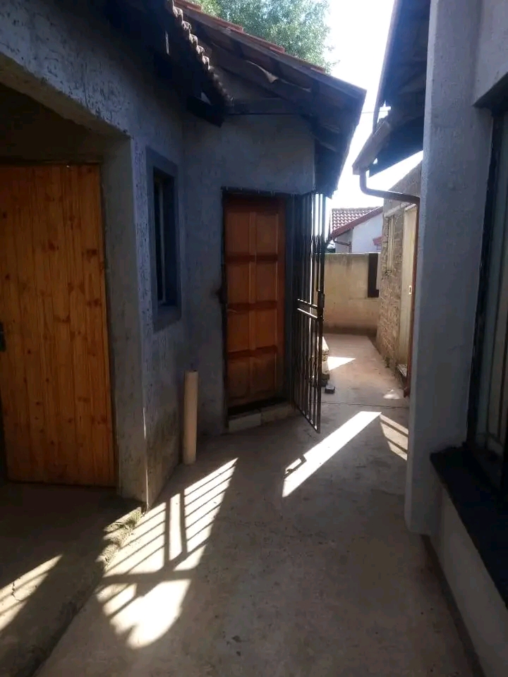 En suite available in ext 11..no landlord.. c  in Protea Glen
