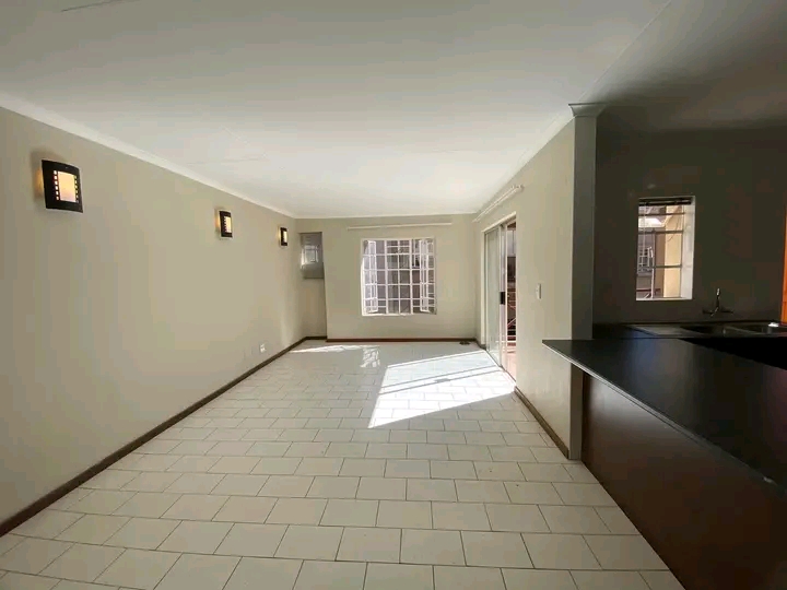 Newly renovated 2 bedroom dublex available fo  in Lyndhurst