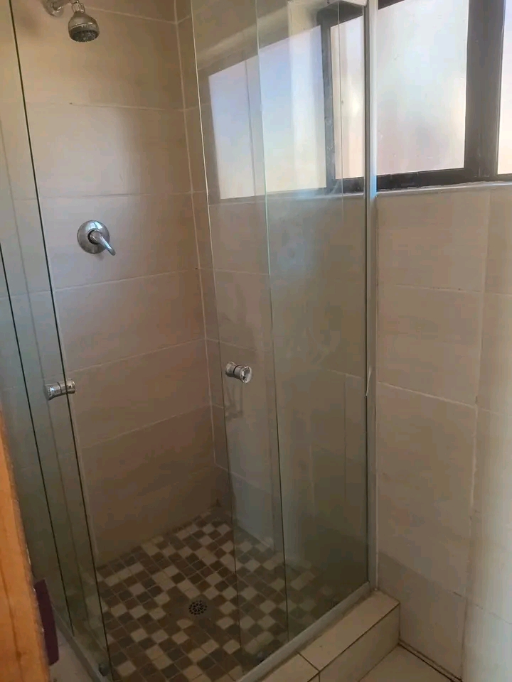 Bachelor s room to rent at ext 16 with a sink  in Protea Glen