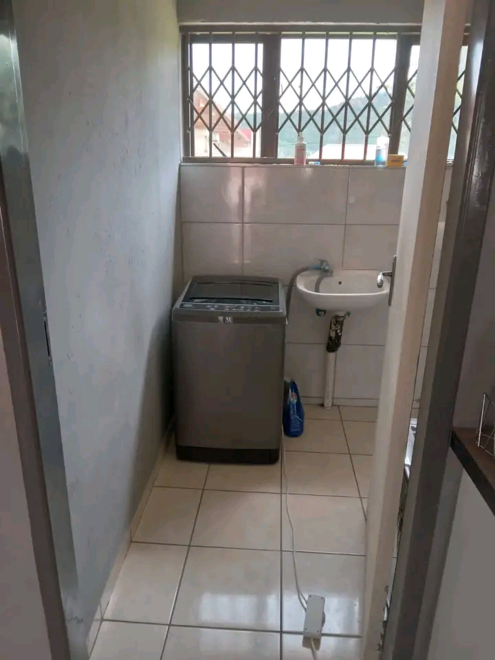 One bedroom cottage for rent in mondeor
rent  in Mondeor