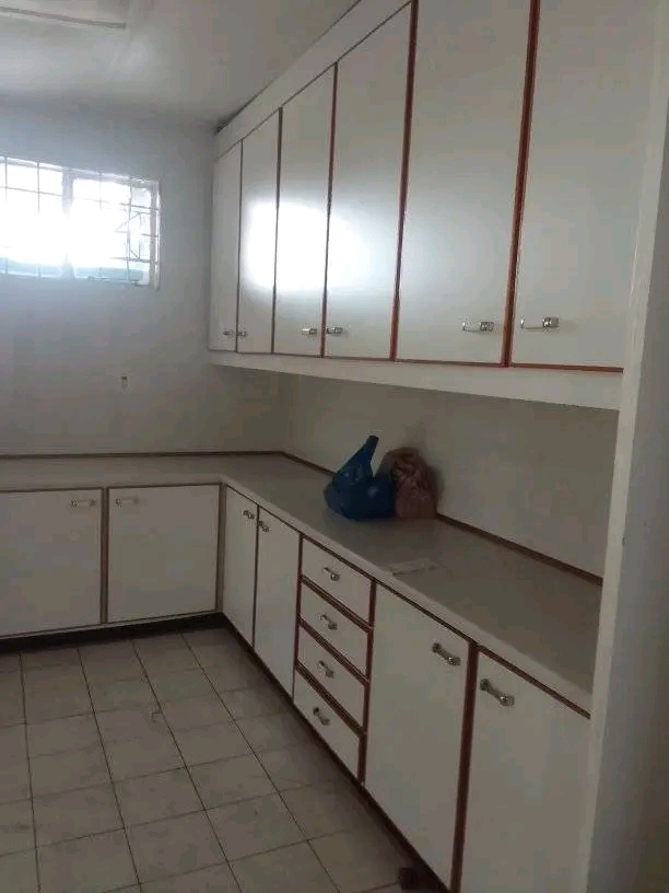 Room to rent inside
 the house available rig  in Turffontein