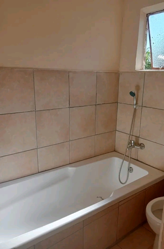 R2700 rooms to hire at townsview / oakdene jo  in Townsview