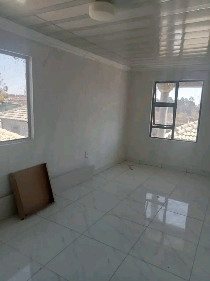 2 units available 
rent: r3000
deposit:r300  in Clayville