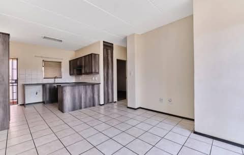 A beautiful, well maintained 2 bed 1 bath gro  in Northriding