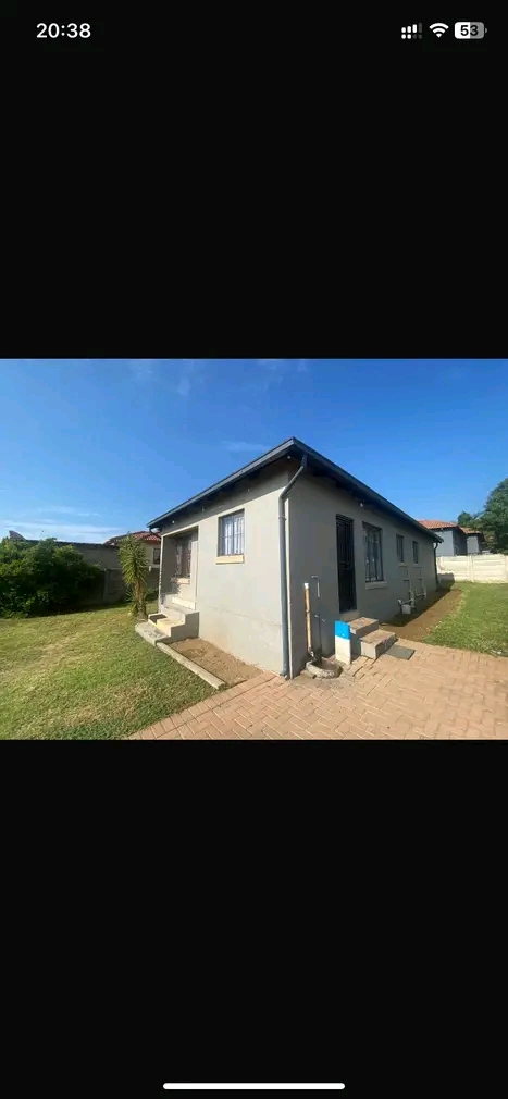 3 bedroom stand alone house available in ext   in Cosmo City
