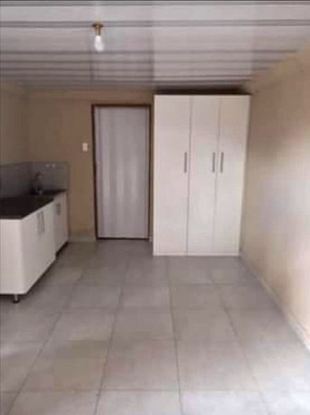 Spacious bachelor room to rent allendale view  in Kaalfontein