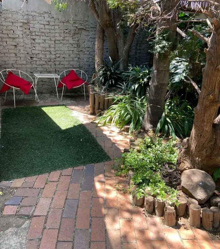 Garden cottage available 
phone or whatsapp   in Boksburg