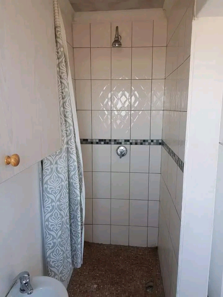 1 bedroom cottage available immediately in  m  in Vosloorus
