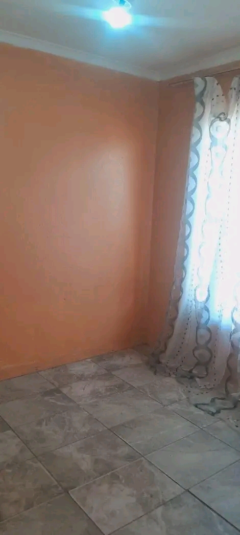 2 bedroom house available for immediate occup  in Protea Glen
