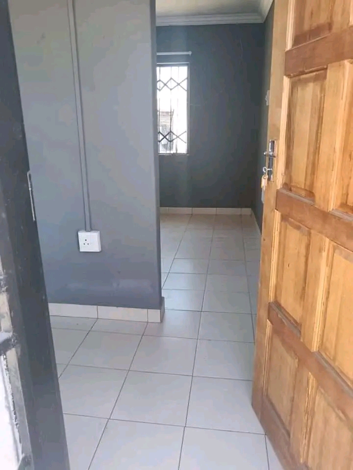 Rooms are available whatsapp me  in Protea Glen