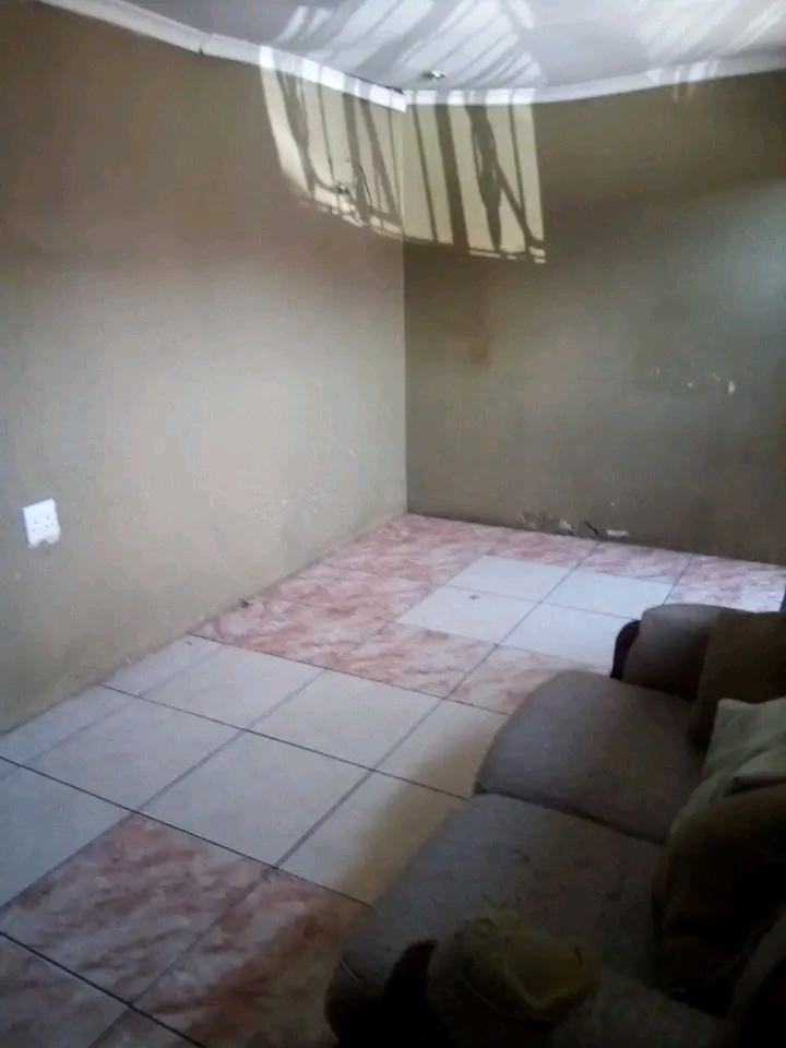 Room & garage available immediately for renta  in Diepkloof