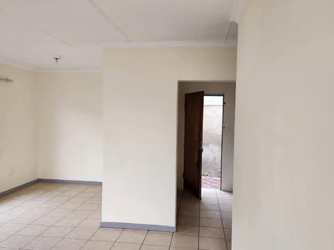 3 bedroom 2 bathroom to let in ext 0 r7500 de  in Cosmo City