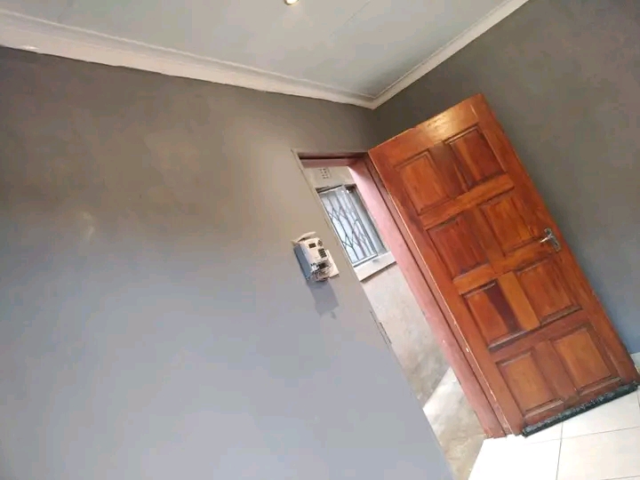 Room available block 6 near solomzi no parkin  in Snake Park