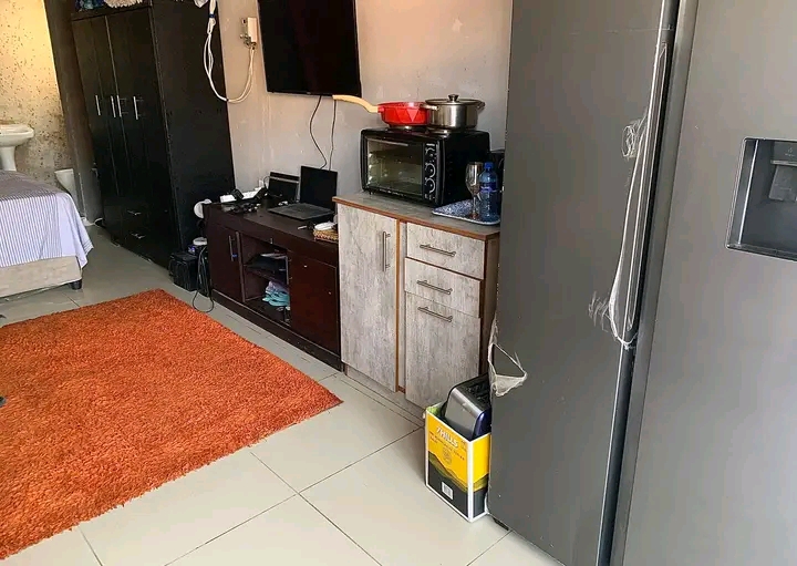 2 room open plan available immediately at umn  in Tembisa