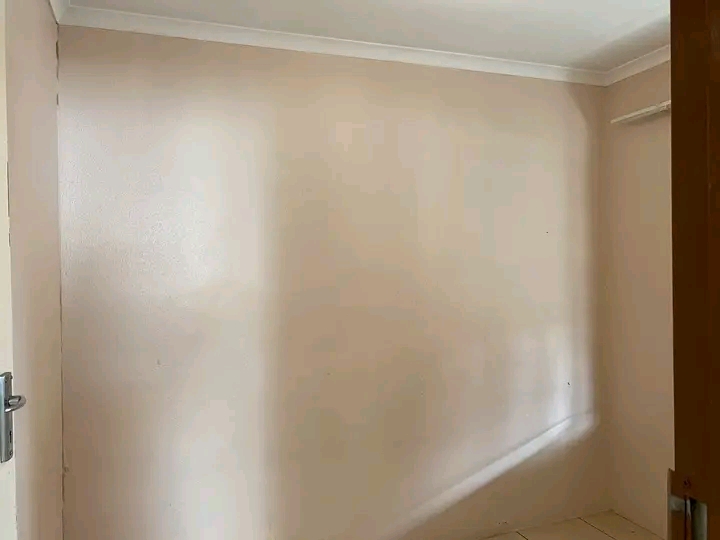 2 bedroom house available for rent, rent = r5  in Birch Acres