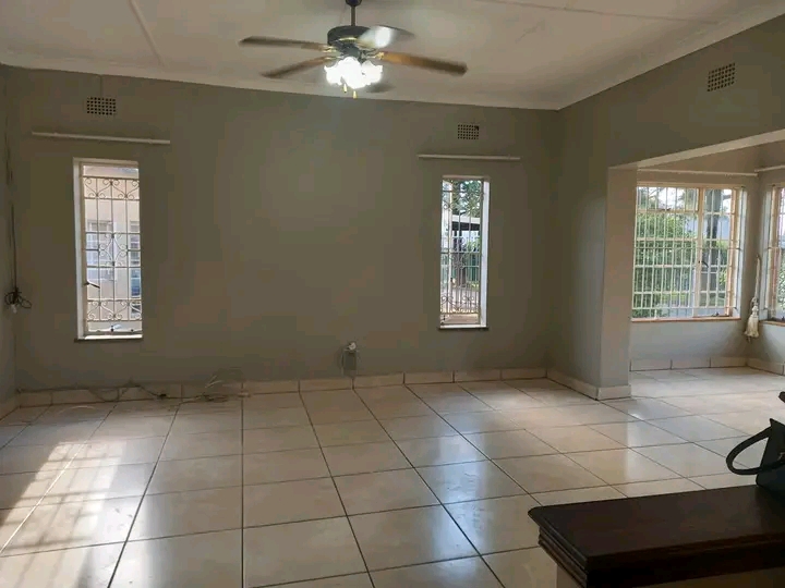 A spacious 3 bedroom stand alone house  💯   in Kempton Park