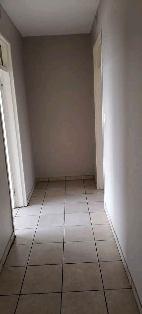 2 bedroom flat available at turf centre 
82   in Turffontein