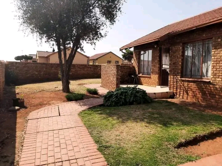 House available to rent at marimba 📌📌
  in Vosloorus