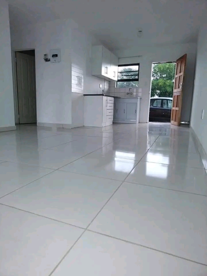 2 bedroom apartment available to rent📍
fu  in Spruitview