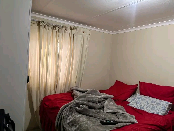 Urgent offer
a beautiful 2 bedrooms cottage   in The Hill