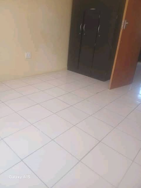 Room available today till dis friday room it   in Tsakane