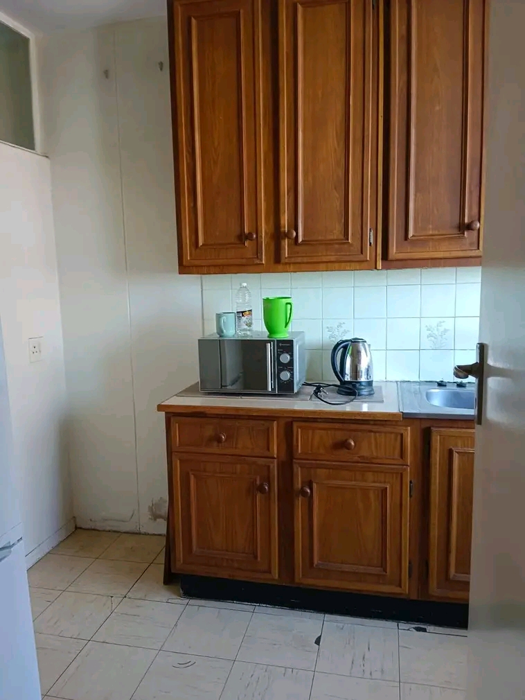3 bedroom flat for rental
kenmere and saunde  in Yeoville