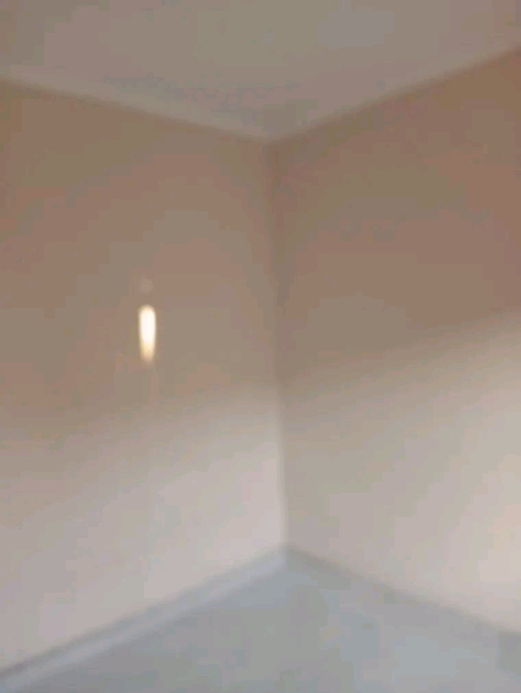 Room to rent ext 25
r1200 + deposit 
contac  in Vosloorus
