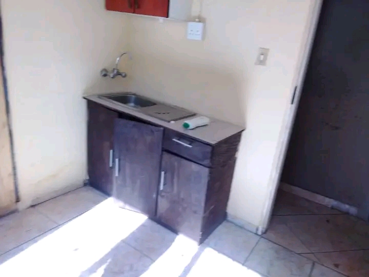 1 bedroom cottage available in ext 4 
compri  in Ebony Park