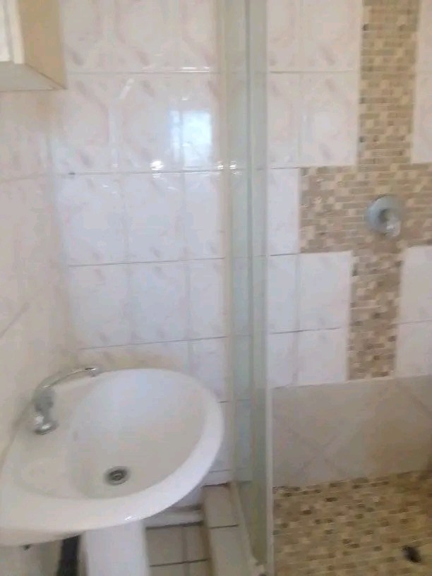 Bachelor  available in ex2 
with
fitted war  in Rabie ridge
