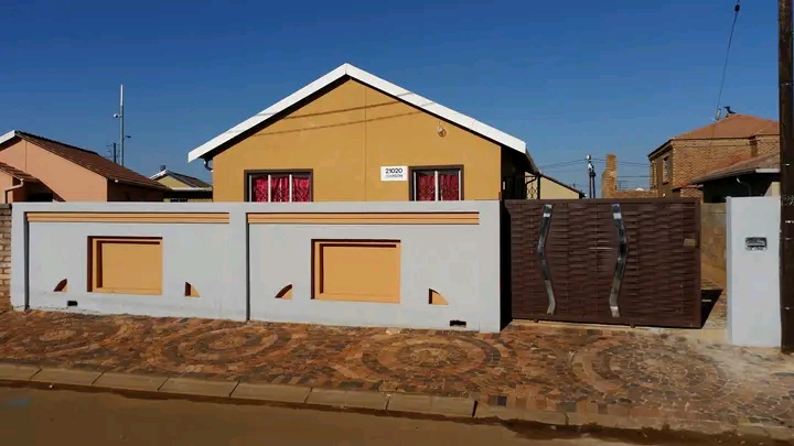 2 bedroom house for rental x29
separate toil  in Protea Glen