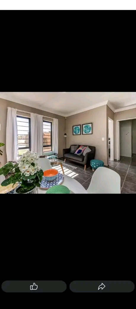 I have a lockable big bed room in lifestyle e  in South Hills
