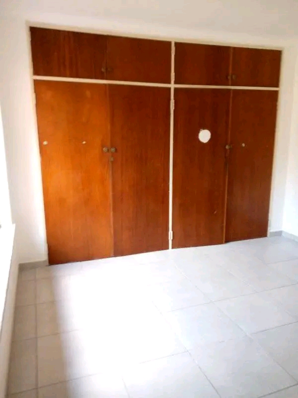 3 bedrooms house, main bedroom with en-suite,  in Birchleigh