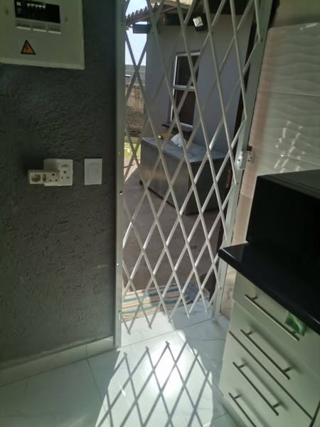 Ensuit room for rental section e for r1 750 a  in Palm Springs