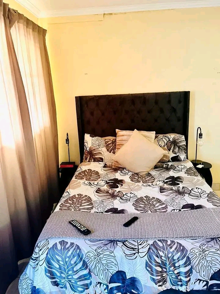 2x bachelor room available from the 1st of de  in Olievenhoutbosch