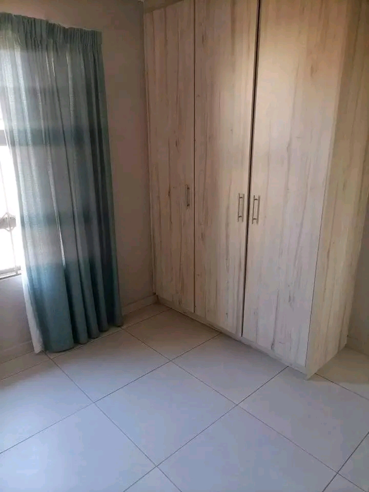 *an inside room is readily available to rent   in Northriding