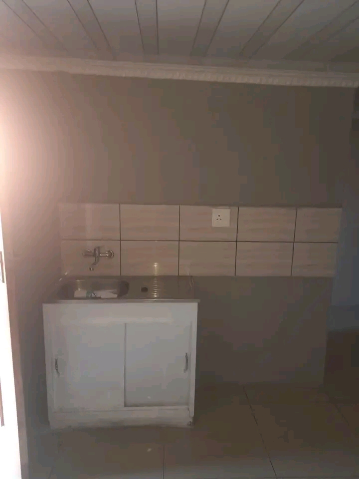 Ensuit at ext 13
with small kitchen with 2do  in Protea Glen