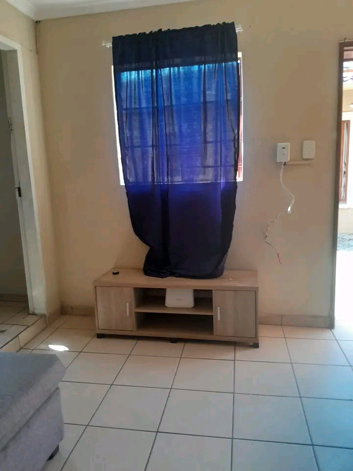 1 bedroom cottage to rent in  bromholf availa  in Randburg