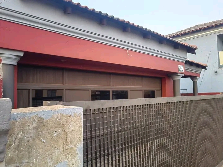 A spacious family house available to rent
ar  in Vosloorus