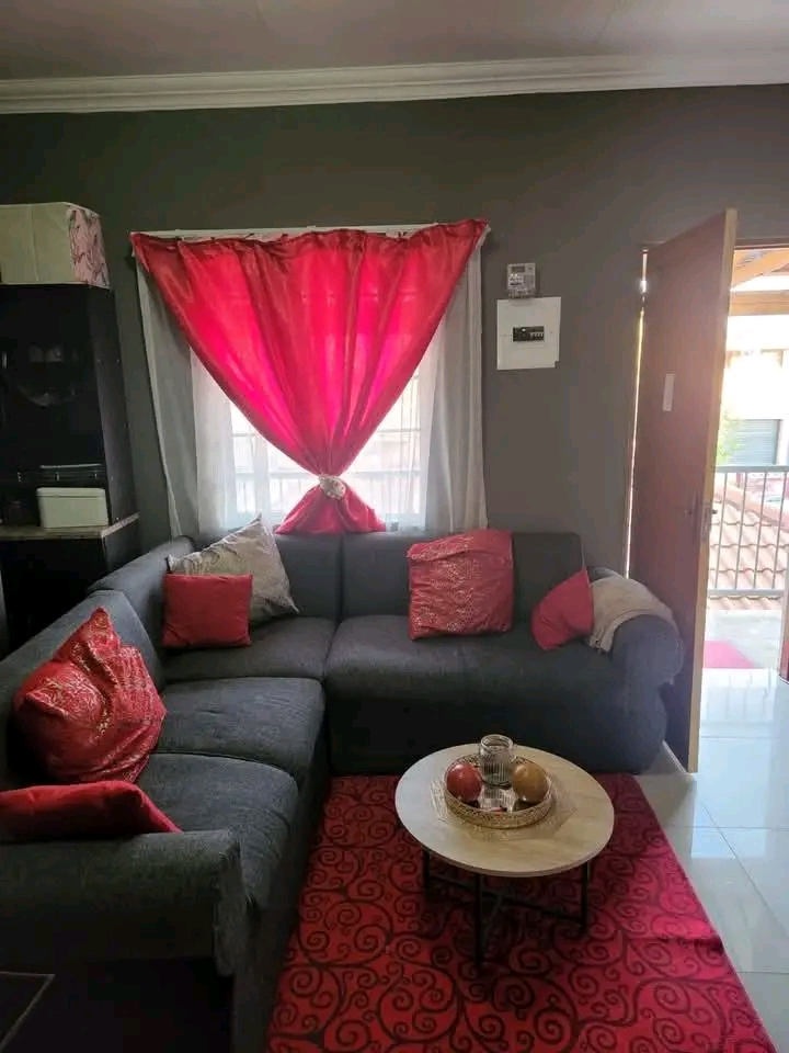 1 bedroom house available for rental on the 1  in Olievenhoutbosch