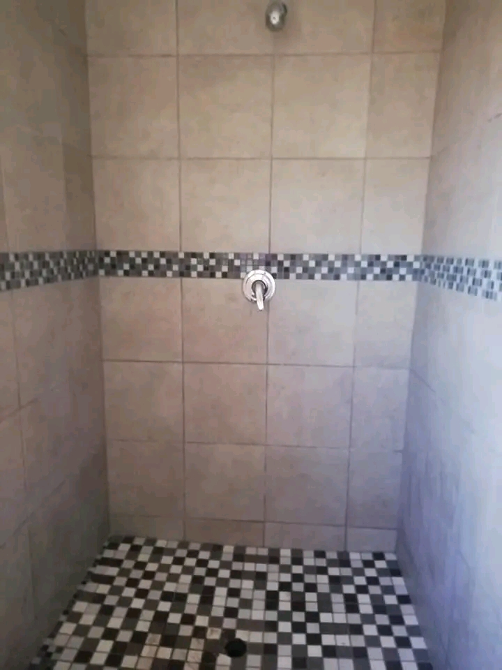 Garage size en-suite room to rent at ext 24.  in Protea Glen